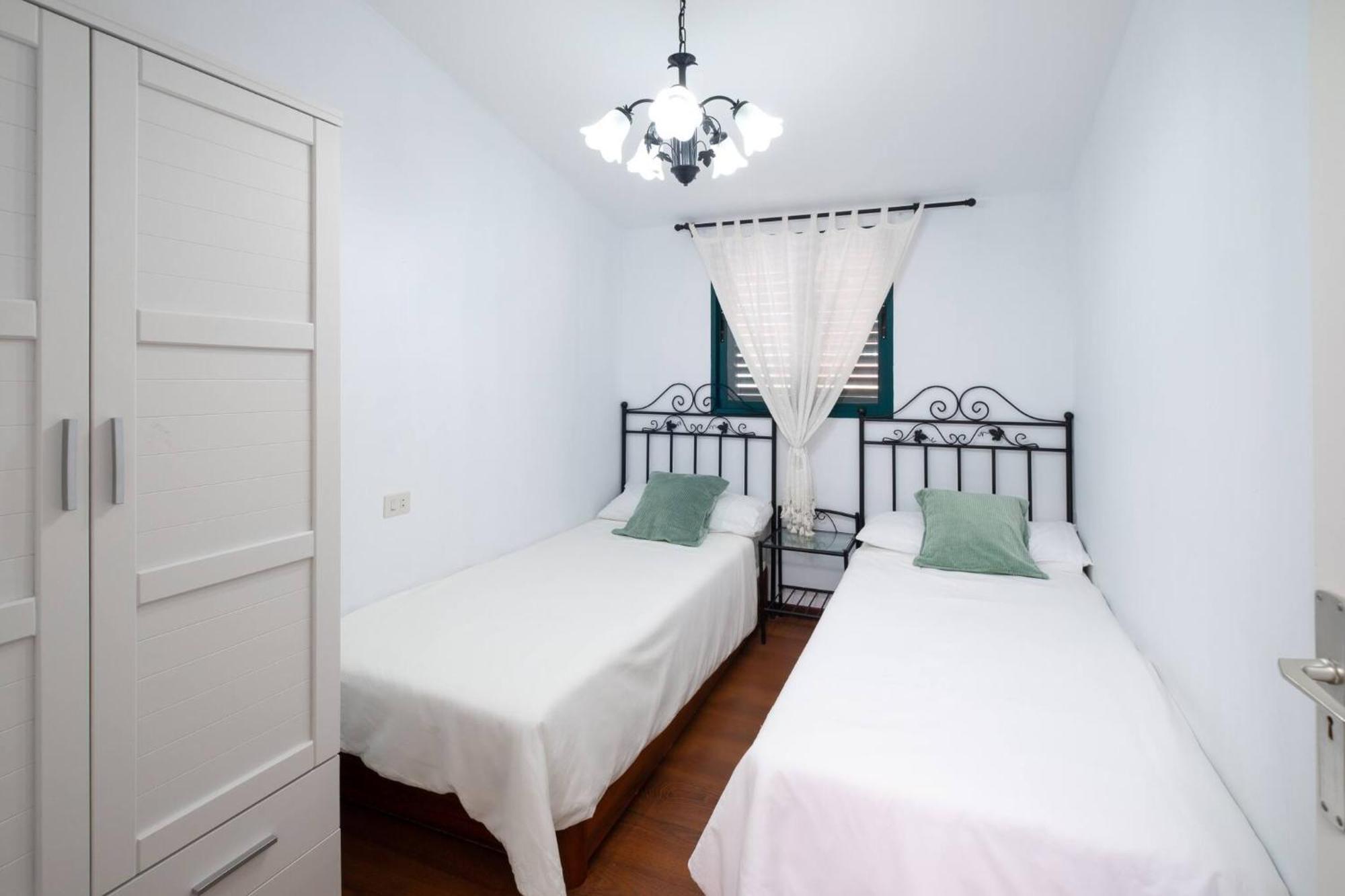 Holiday home Casa Vega - Adosado Con Piscina Brena Baja